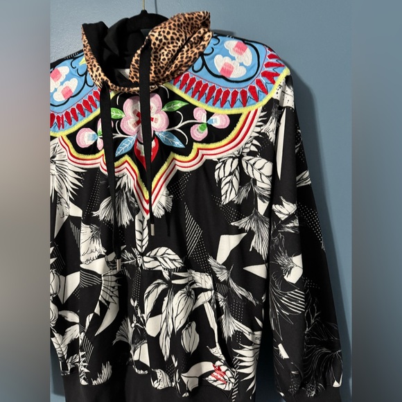 FARM RIO x Adidas Originals. Embroidered floral animal print sweater sz Small. - Picture 8 of 13